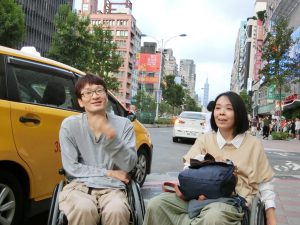 台湾シーザーパークホテル前にて