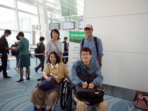 搭乗ゲートにて