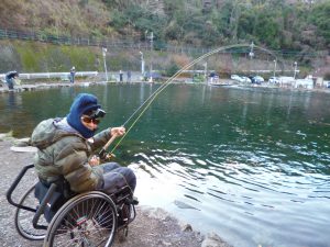 冷え込んだ冬の釣りでも快適
