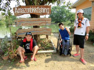 AmazonBKKの看板前にて