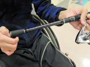 ロッドエンドの長さ