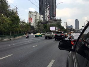 釣場から市内へ