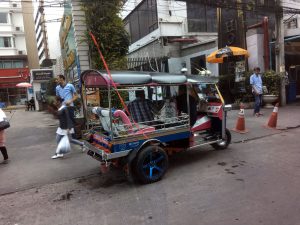 タイの名物トゥクトゥク