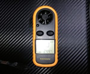 いっちょ前に風力計も