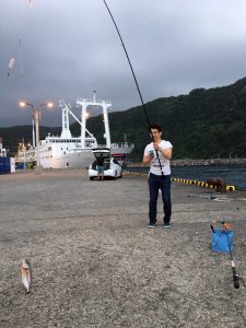 N氏がショゴ(カンパチの子)を釣った