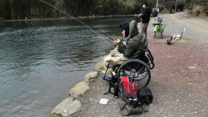 なんとか奮闘し魚を掛けていく