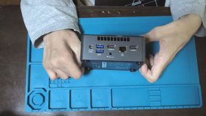 INTEL NUCの背面ポート類