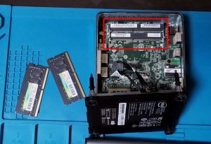 メモリスロット