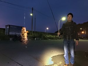 開始早々に釣り上げるF氏