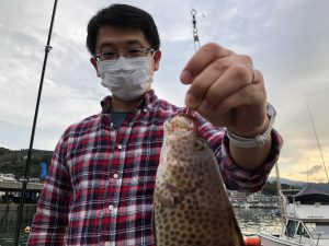 オオモンハタを釣り上げ大逆転のN氏