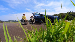 草むらから自分を撮影