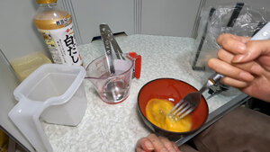 卵をかき混ぜる