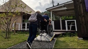 スロープを持参したけど