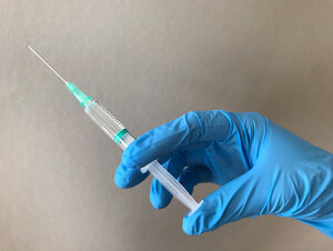 滑液包炎 では中に溜まった水を抜くことも