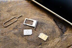 通信コストの最適化 とSIMカードのイメージ画像