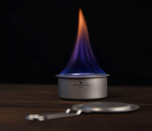 これはBoundless Voyage チタン アルコールストーブ(中華製)