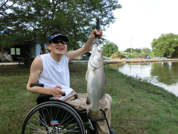 タイのバラマンディを釣った私
